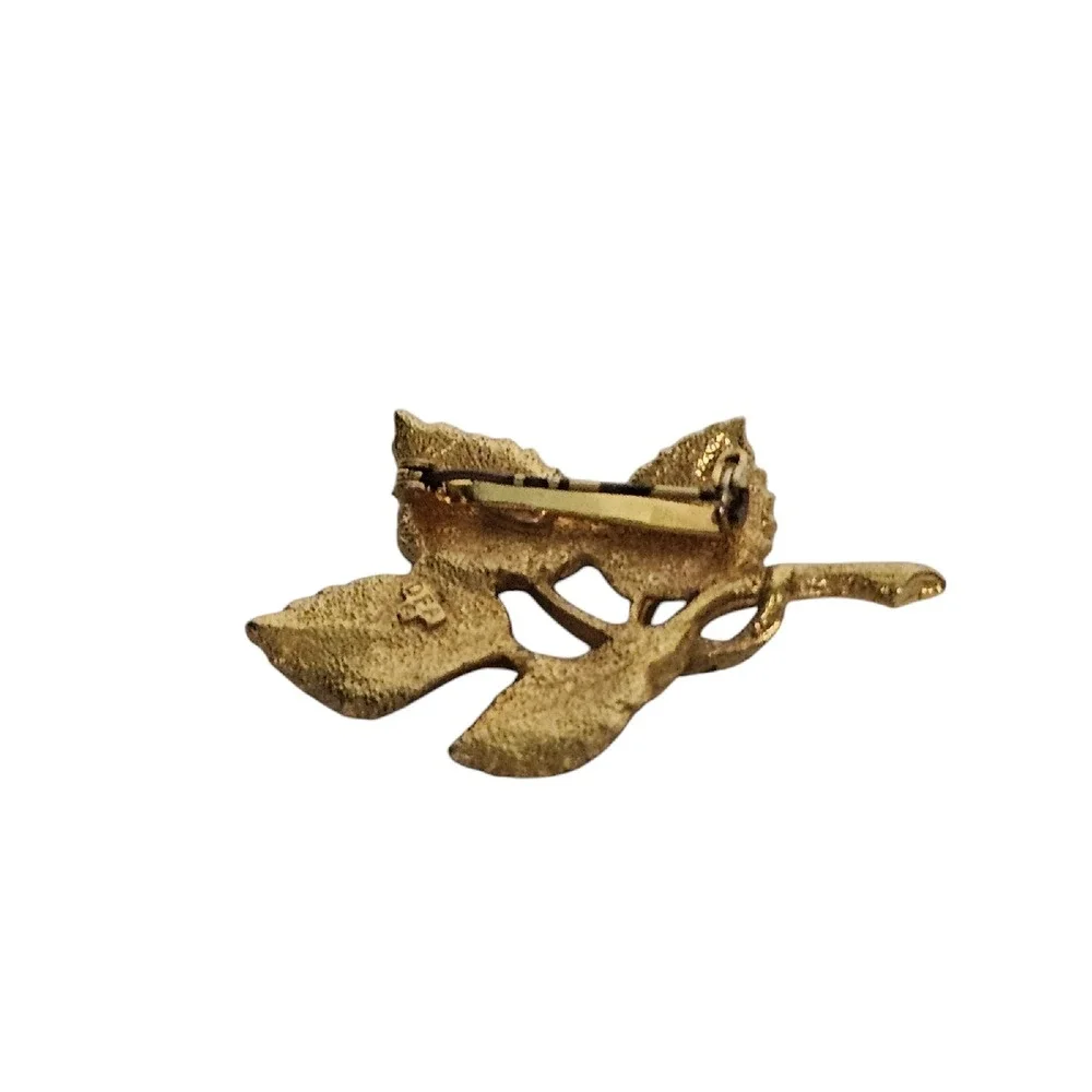OFA Gold Leaf Brooch Pin Vintage Textured Maple Leaf Statement Jewelry‎